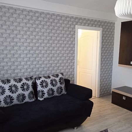 Ana Apartament Ramnicu Valcea Exterior photo