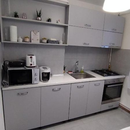 Ana Apartament Ramnicu Valcea Exterior photo