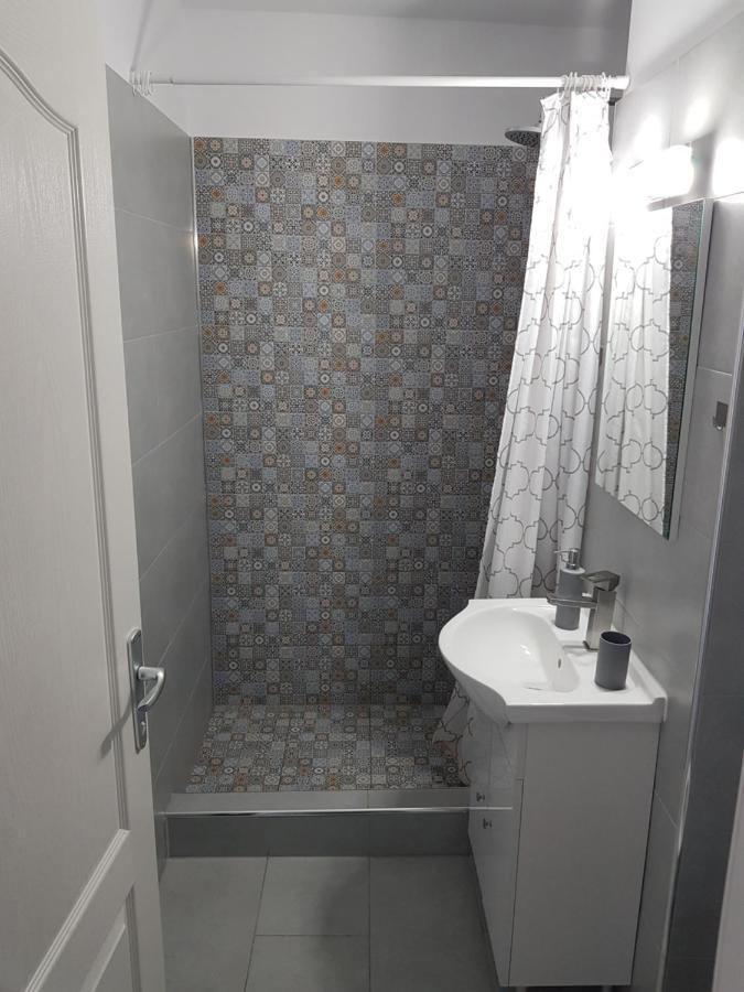 Ana Apartament Ramnicu Valcea Exterior photo