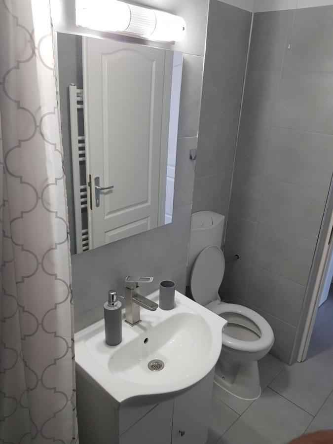 Ana Apartament Ramnicu Valcea Exterior photo