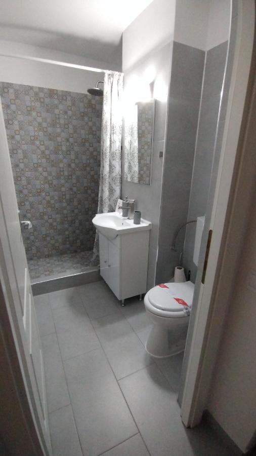 Ana Apartament Ramnicu Valcea Exterior photo